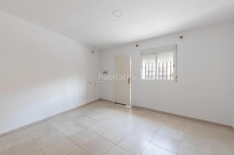 Foto bed13c88-0010-4c97-93cd-23fa0f340a2e. Local comercial a Maracena