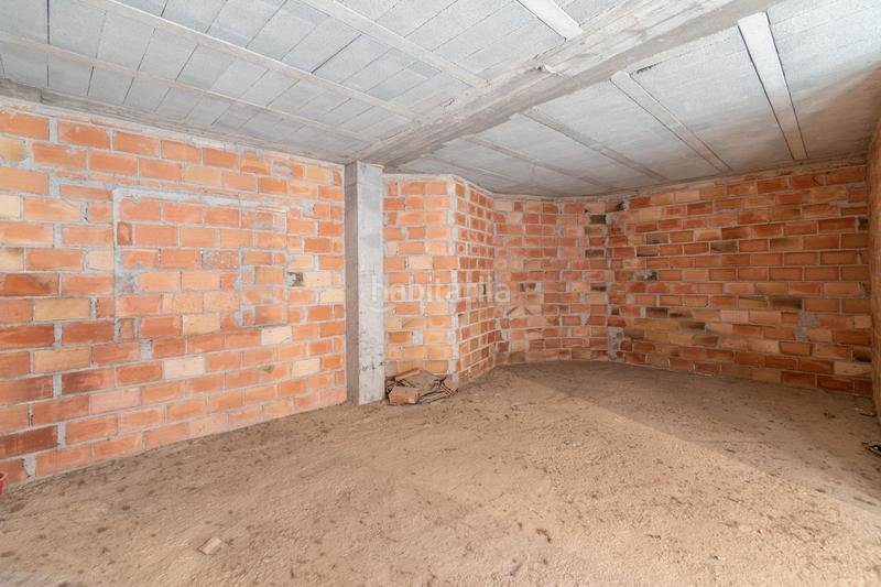 Foto ac1dd89e-19d0-4888-97be-15d039741090. Édifice dans Peza (La)