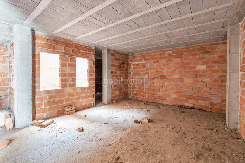 Foto 3c08da26-6ceb-4543-a5be-850faba90dc2. Edificio en Peza (La)