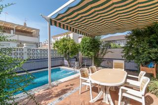 Reihenhaus  Calle de tarifa. Aquí llega el metro, casa adosada en hijar las gabias