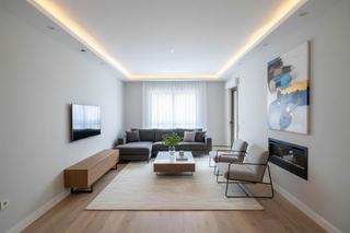 Appartement  Calle de manuel de falla. Piso reformado con cochera junto recogidas