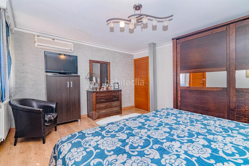 Foto c13aae95-164a-4d76-bbb1-72f3a1801e43. Casa adosada casoplon en el zaidin en Barrio de Zaidín Granada