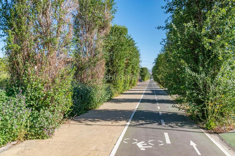 Foto a2d9b6d0-f6fe-432a-84fe-11d02512b419. Locale commerciale in Ogíjares