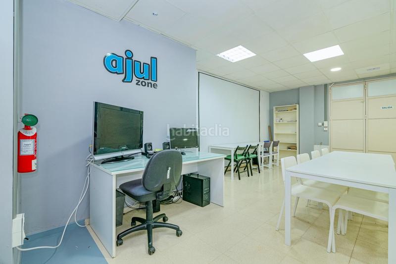 Foto 302e45d8-df22-41a7-ac7e-022cba1c6491. Locale commerciale in calle alhambra 2 in Santa Fe