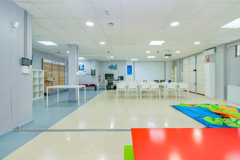 Foto a6ed1a61-c378-4b23-96f9-8139ef028e54. Locale commerciale in calle alhambra 2 in Santa Fe