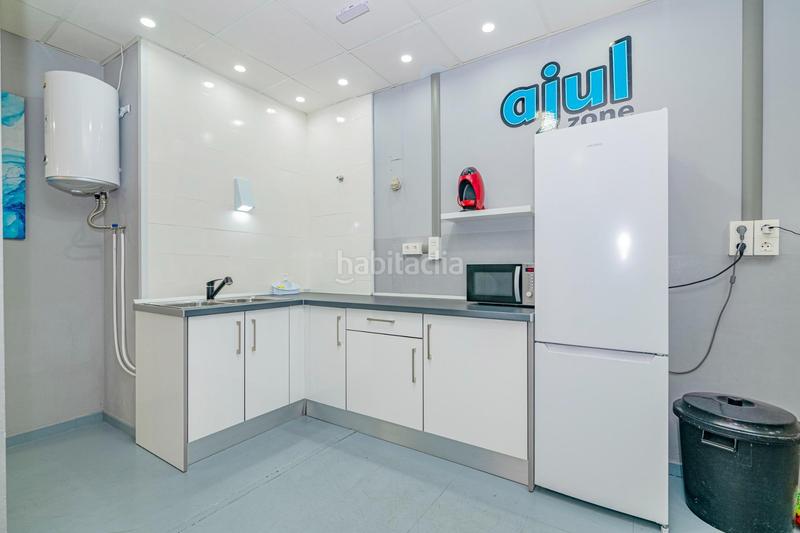 Foto effe38a1-bf88-44f5-abd4-679480ee19f2. Locale commerciale in calle alhambra 2 in Santa Fe