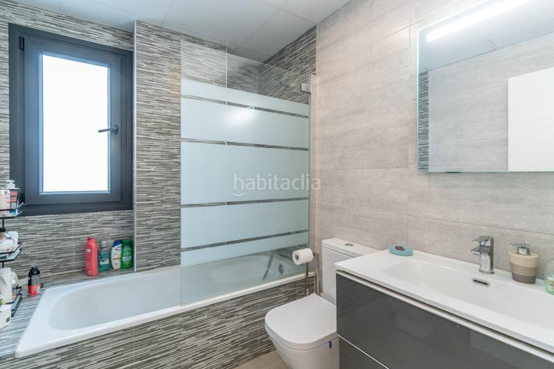 Foto 526f8a35-703a-47c2-848f-6c228dbd15d2. Pis amb calefacció aparcament piscina a San Miguel Armilla