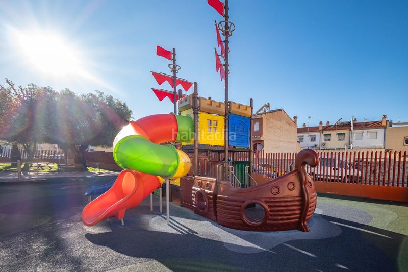 Foto 8663a0ca-bd73-4174-9258-f8669858b721. Àtic amb aparcament a San Antón Armilla