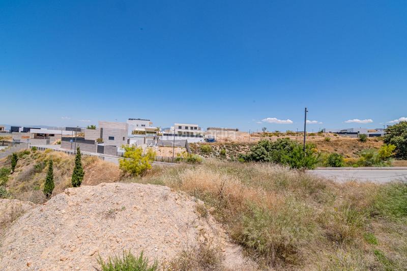 Foto 6dbfeeb2-c04a-4362-aea6-95e532c4e0e2. Terreno residencial terreno en la zubia en Altos de la Zubia Zubia (La)