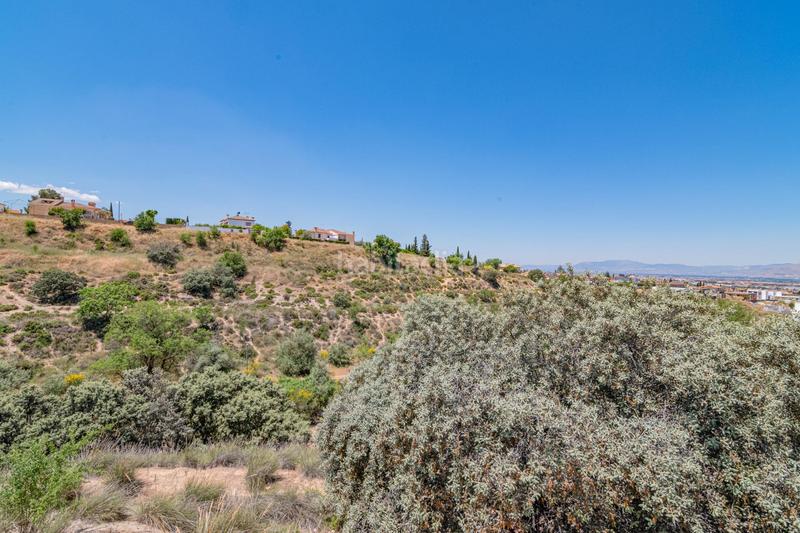 Foto b3d4a035-0d74-42df-a9ae-d7d44046f3e7. Terreno residencial terreno en la zubia en Altos de la Zubia Zubia (La)