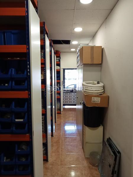 Foto 14d2022f-ef11-4706-b851-abd961126969. Alquiler local comercial se alquila local comercial en calle felix rodriguez de la fuente en Granada