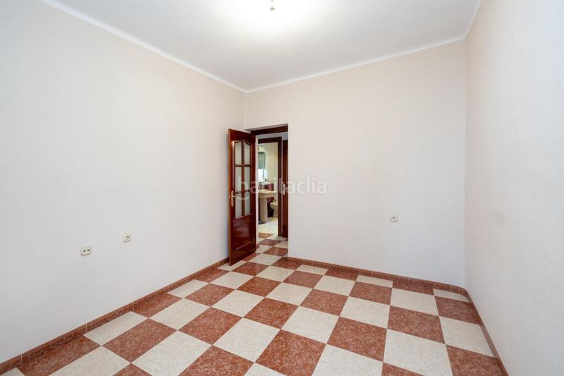 Foto 4e979f15-2f48-475c-9caa-4ed0562bbb3b. Casa adosada en Rosaleda - Juventud Granada