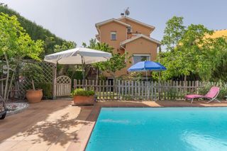 Chalet  Calle cerrillo redondo. Precioso chalet independiente con piscina en cumbres verdes