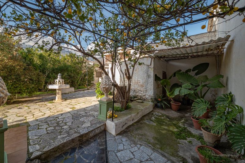 Foto debbe977-0fc5-4a24-bd52-ae1bf704c893. Edificio in calle calle lora tamayo 11-13 in Órgiva