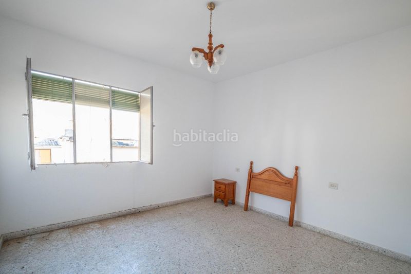 Foto e04de1bb-f556-47dd-b3ce-e58446cee956. Edificio in calle calle lora tamayo 11-13 in Órgiva