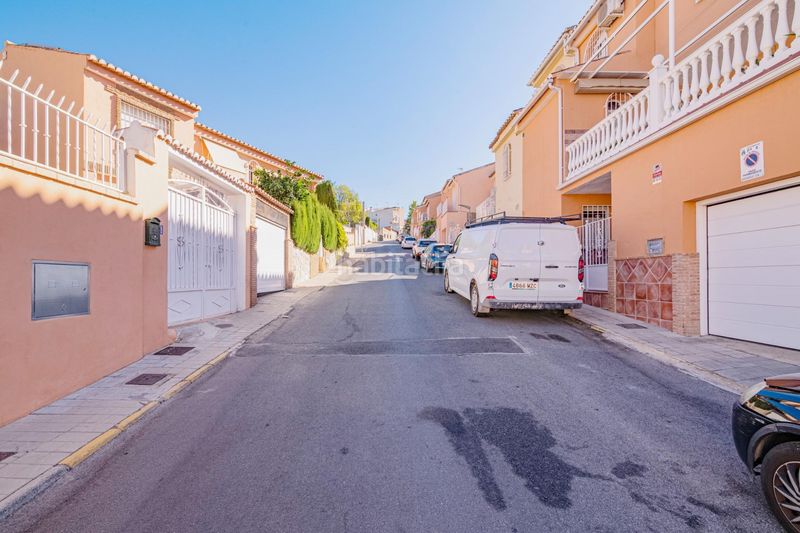 Foto 177318ff-4d83-464a-861a-7d6906e5ba08. Casa aparellada amb aparcament piscina a Jun