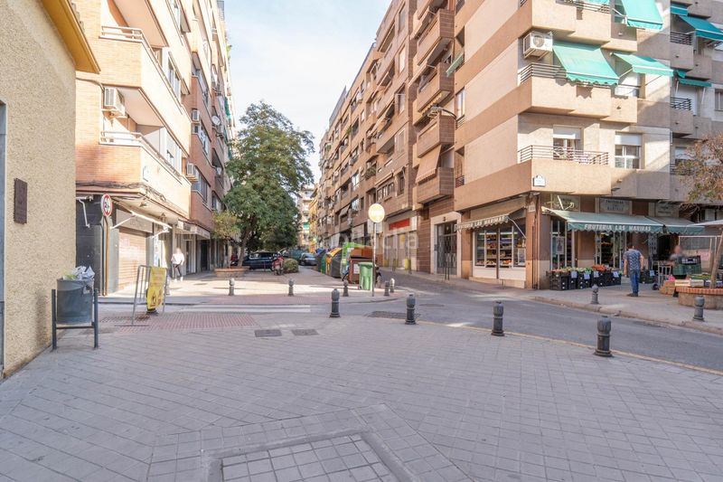 Foto 01e1220a-8871-449b-a5e4-d58b68e2cfce. Piso quieres vivir en el centro con todas las comodidades? en Granada