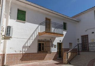 Casa a Deifontes. Casa en deifontes con gran potencial con reforma parcial por sol