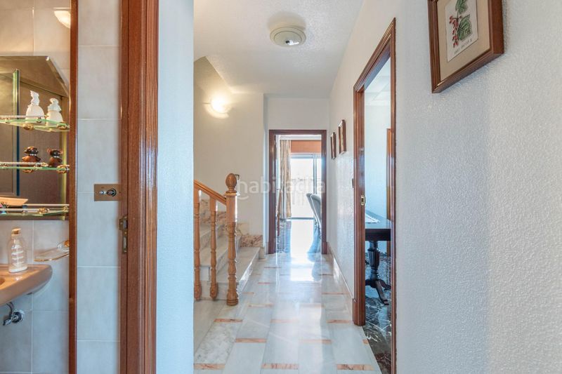 Foto ecbed3b0-010f-489f-baf5-d4414bae63b6. Casa aparellada amb aparcament a Jun