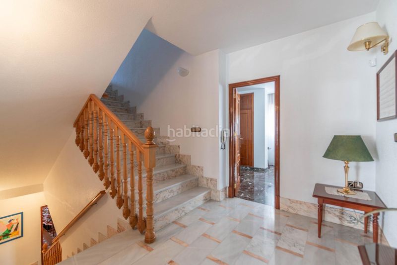 Foto f635356b-457a-4ee0-9a59-e6db1003164f. Casa aparellada amb aparcament a Jun