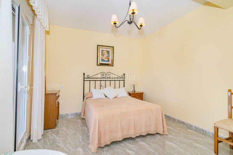 Foto 7ce123a9-b785-4812-85d4-d951fc7807f0. Casa adossada amb aparcament a Atarfe