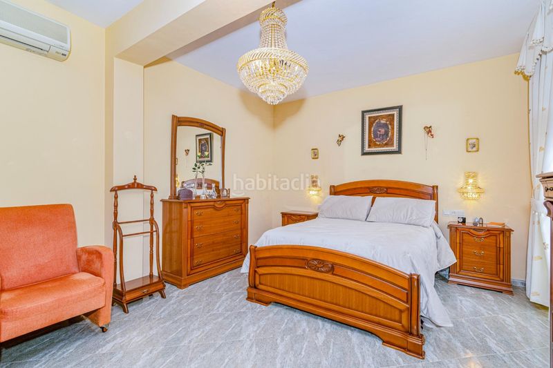 Foto c913fe0c-1dca-4d03-8854-06c1b80acd4d. Casa adossada amb aparcament a Atarfe