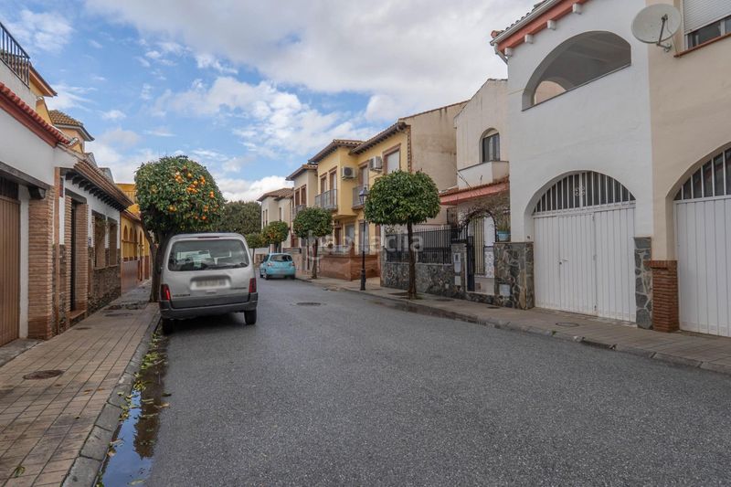 Foto b40f5314-8924-4ad5-9cbb-4b29043cfa65. Casa adossada amb calefacció aparcament a Santa Fe