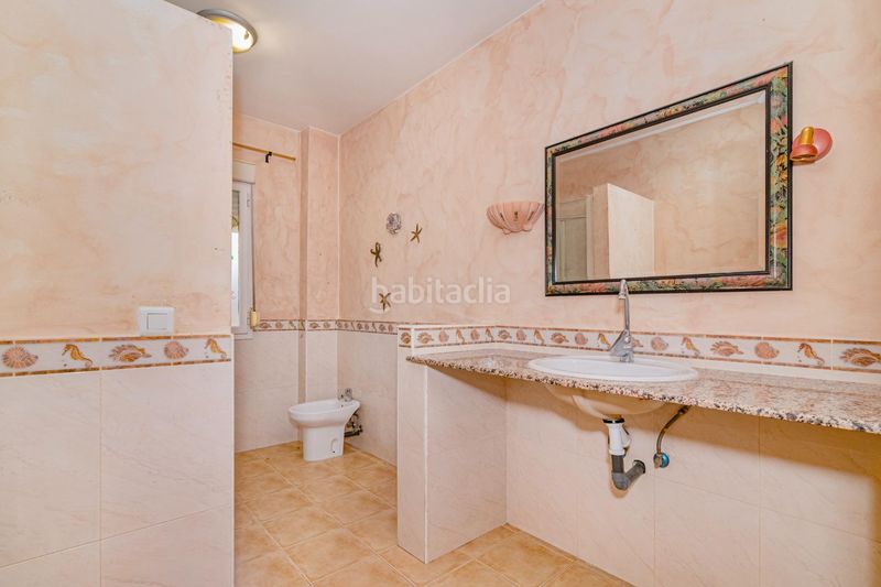 Foto dc496eda-02c4-40e6-9328-979c8abd7435. Xalet amb piscina a Láchar