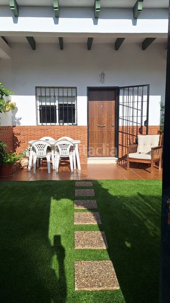 Foto 731a9ae6-0740-45cf-963a-3e6b5b022d37. Lloguer casa amb aparcament piscina a Urbasur Islantilla