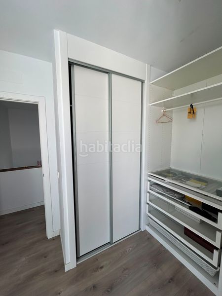 Foto 1ab9d0ca-0cf3-436c-ae4b-e1ed251fb637. Casa aparellada amb aparcament piscina a Centro Bormujos