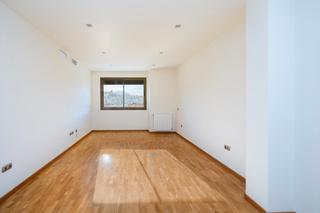 Location Appartement  Plaza de san lázaro. Disponibilidad inmediata fantastico piso en plaza de san lázaro