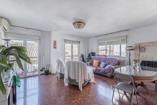 Piso  Calle jarreria. Sacamos a la venta amplio y luminoso piso situado en el corazn