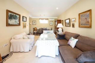 Maison jumelée  Calle sala de los reyes. Te presentamos una hermosa casa en muy buen estado, ubicada en l