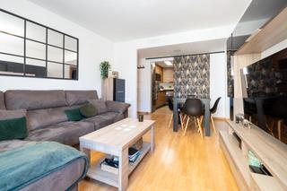 Pis  Calle zaragoza. Te presentamos este acogedor piso ubicado en una zona estratégic