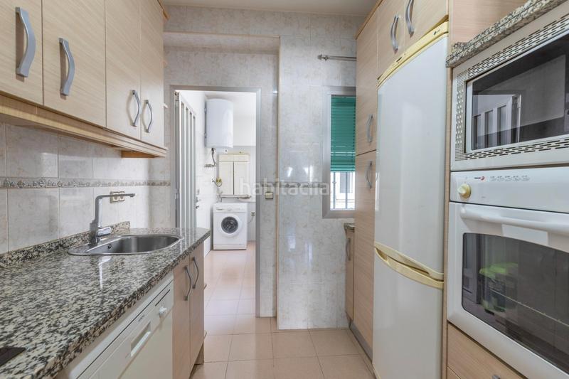 Foto d3553293-db60-46ce-a76e-ec84a7dae28f. Piso  en venta con excelente ubicación y amplios espacios se ofrece estupendo piso en venta, ideal para familias o como inversión. en Maracena