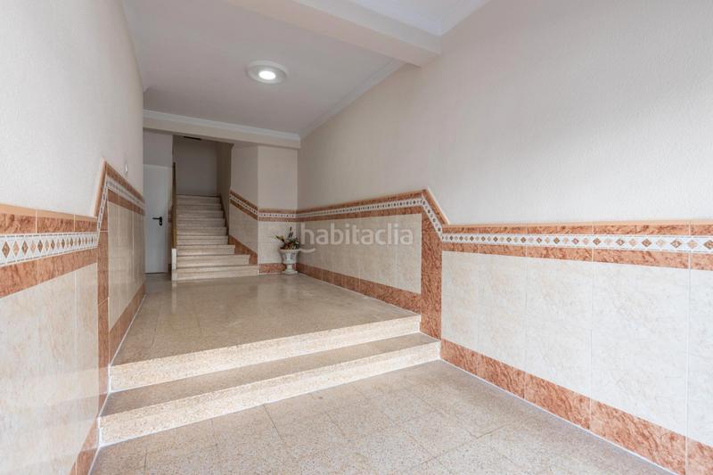 Foto ff6bb3c7-9780-42d4-a412-64add6797323. Piso  en venta con excelente ubicación y amplios espacios se ofrece estupendo piso en venta, ideal para familias o como inversión. en Maracena