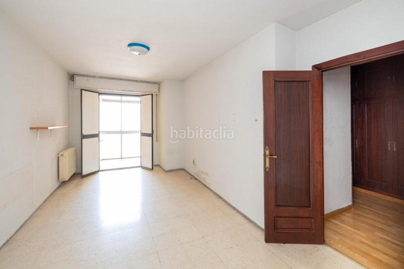Foto 93161b2f-282b-46e8-9b45-02a82d777722. Piso oportunidad unica en altura, planta duodecima, 194 metros cuadrados, zona muy consolidada y todo tipo de servicios, metro, bus, ba en Granada