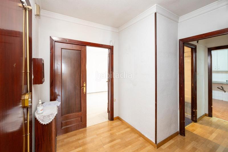 Foto b3007590-26db-499a-9e41-0b9025d72590. Piso oportunidad unica en altura, planta duodecima, 194 metros cuadrados, zona muy consolidada y todo tipo de servicios, metro, bus, ba en Granada