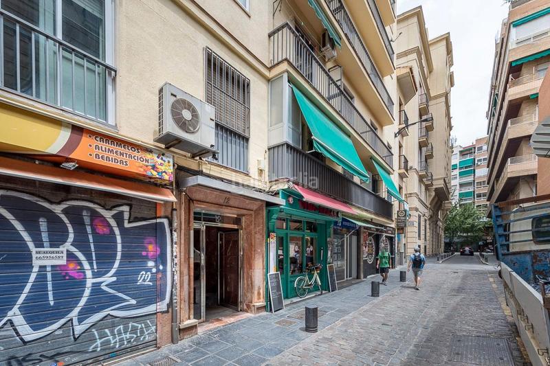 Foto a8124d3f-83e6-477d-aeef-a9dd8b618e6a. Piso ¿buscas una vivienda con excelente ubicación y distribución funcional? esta propiedad lo tiene todo: se encuentra en el corazón de en Granada
