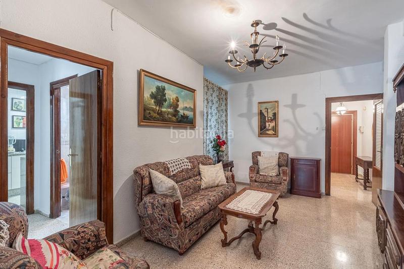 Foto b73aa9bb-7b21-484b-8839-33983169b392. Piso ¿buscas una vivienda con excelente ubicación y distribución funcional? esta propiedad lo tiene todo: se encuentra en el corazón de en Granada