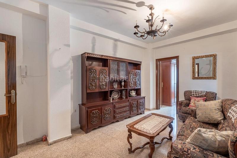 Foto d67731b6-840e-4123-b7f0-13a4115d73fa. Piso ¿buscas una vivienda con excelente ubicación y distribución funcional? esta propiedad lo tiene todo: se encuentra en el corazón de en Granada