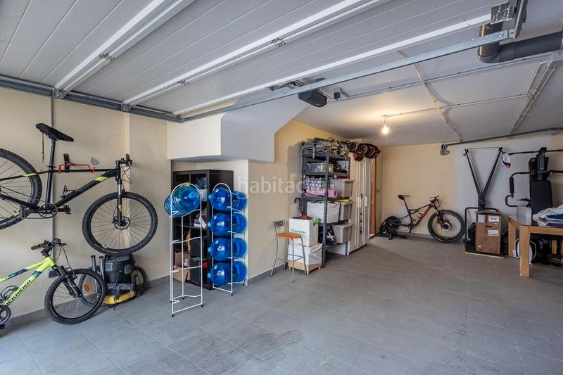 Foto d3a46e61-9442-4bfb-931d-aa41c3b4e34b. Chalet te presentamos tu futuro hogar en uno de los residenciales más conocidos de toda la ciudad de granada. situada a menos de de 10 m en Albolote