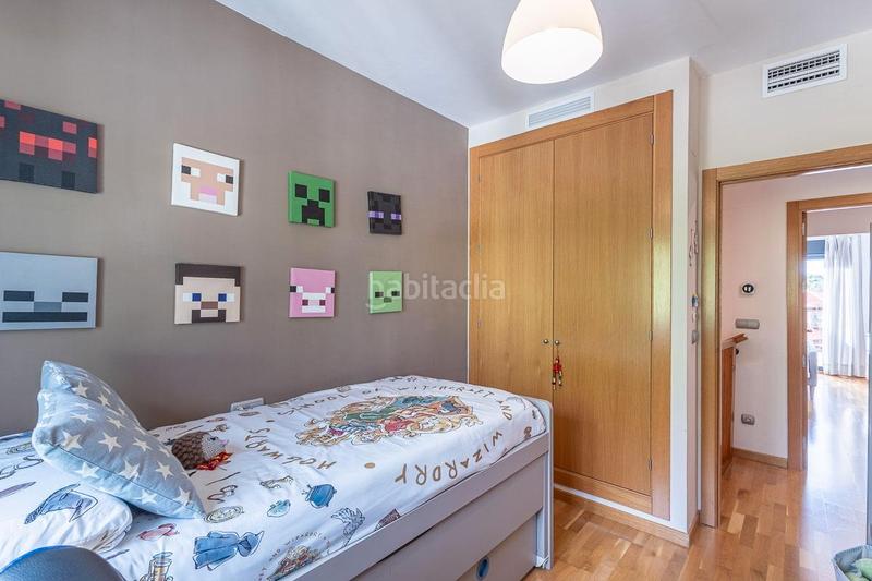 Foto d95931ed-0de9-4ccf-98c1-09bc0e5c87e1. Chalet te presentamos tu futuro hogar en uno de los residenciales más conocidos de toda la ciudad de granada. situada a menos de de 10 m en Albolote