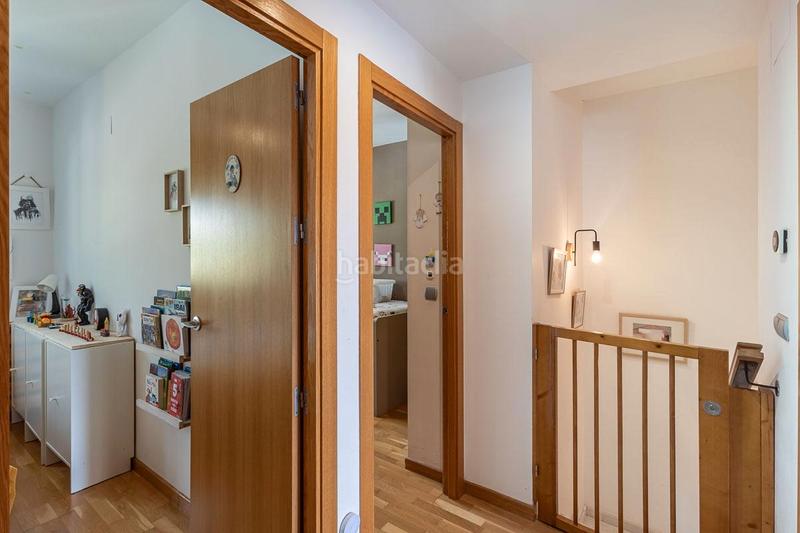 Foto ec36bd2e-b835-47ab-bde7-323b0e0d0bac. Chalet te presentamos tu futuro hogar en uno de los residenciales más conocidos de toda la ciudad de granada. situada a menos de de 10 m en Albolote