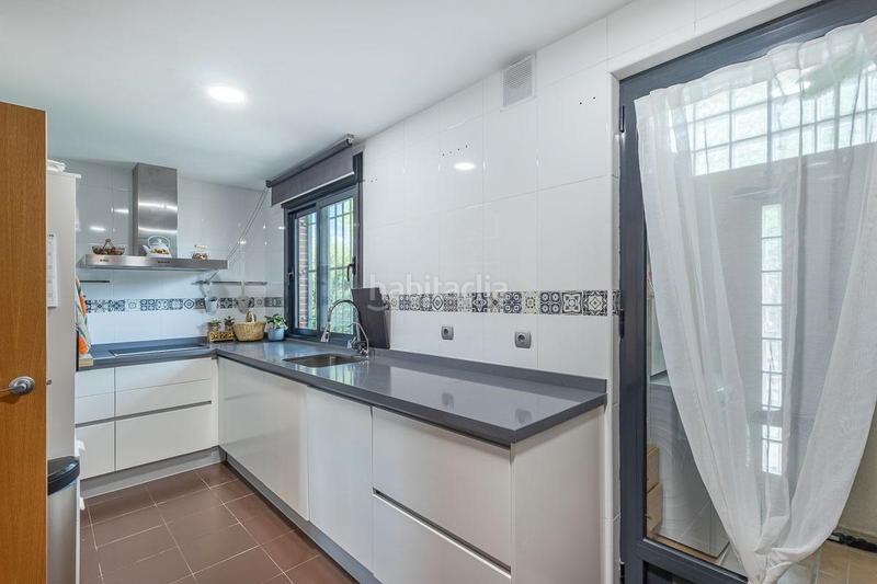 Foto f0eb400f-bb7f-4679-a5cd-319377ab5734. Chalet te presentamos tu futuro hogar en uno de los residenciales más conocidos de toda la ciudad de granada. situada a menos de de 10 m en Albolote