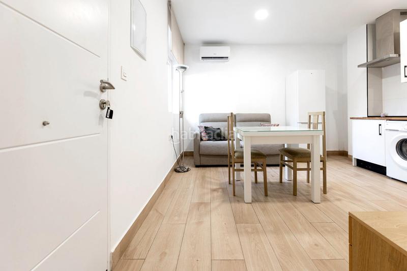 Foto 5279393c-4c6a-44c4-8bbe-155889114fef. Apartamento presentamos este excepcional local reformado como vivienda en bajo totalmente reformado, ubicada en la chana junto a la avenida an en Granada