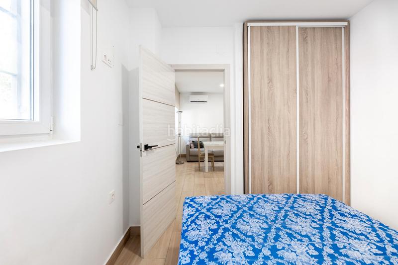Foto e14cddfb-2340-4826-bf13-bed8cc4816e4. Apartamento presentamos este excepcional local reformado como vivienda en bajo totalmente reformado, ubicada en la chana junto a la avenida an en Granada