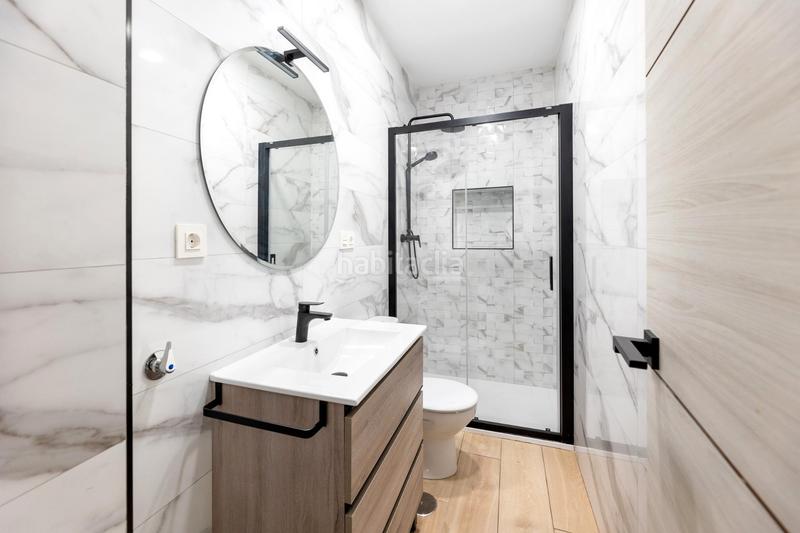 Foto eecdc83d-6f0d-40c9-8b3c-fe50e20d0ea1. Apartamento presentamos este excepcional local reformado como vivienda en bajo totalmente reformado, ubicada en la chana junto a la avenida an en Granada
