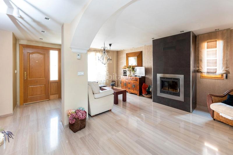 Foto 592e2760-b21b-497c-9842-7b628017b64b. Casa pareada sale a la venta una fantastica vivienda unifamiliar pareada se trata de una vivienda con una parcela de 187 m2 y 225 m2 construid en Huétor Vega