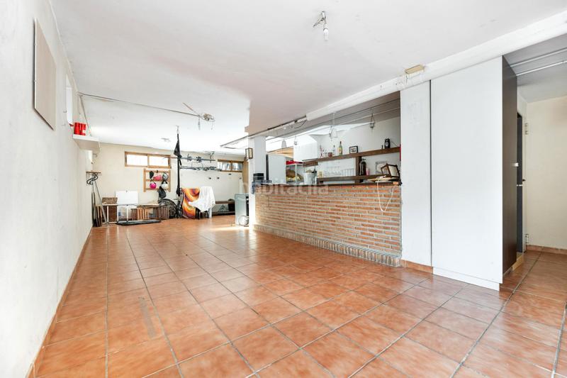 Foto aa7ee1e6-55d2-4c4d-b288-3b3bae38d83a. Casa pareada sale a la venta una fantastica vivienda unifamiliar pareada se trata de una vivienda con una parcela de 187 m2 y 225 m2 construid en Huétor Vega